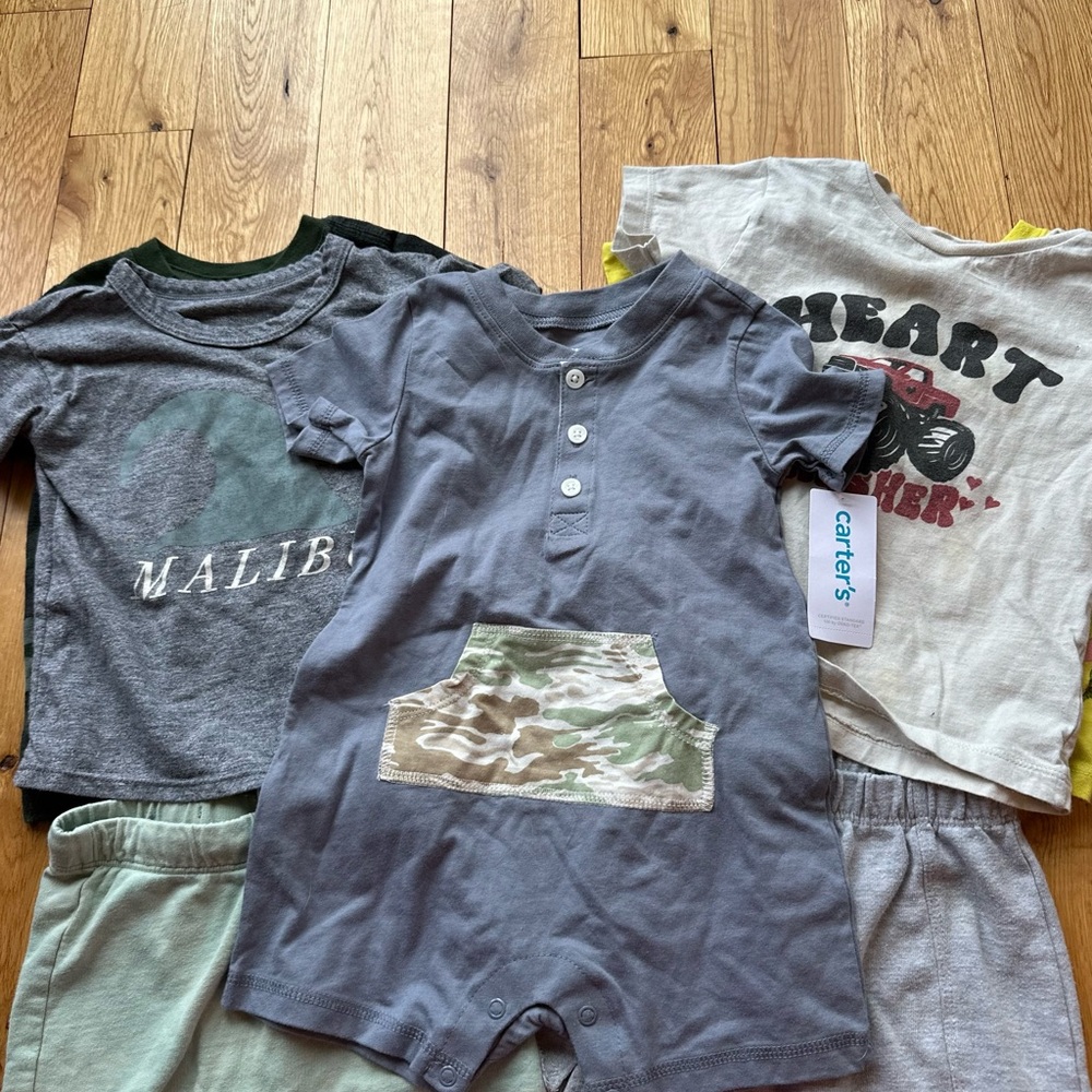 Toddler Boy 18 Months Lot Bundle Grayson Mini Old Navy Tshirts Shorts Cat & Jack - Picture 16 of 16